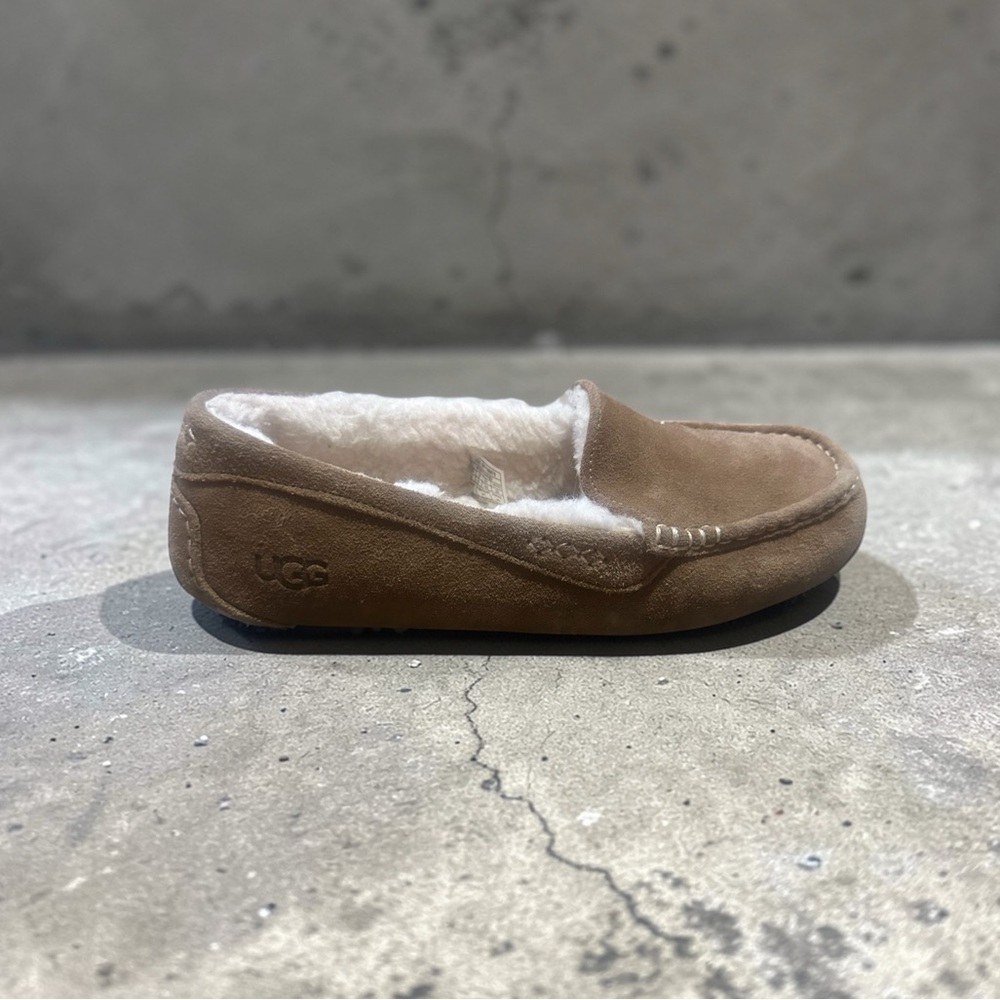UGG Ansley Slipper Moccasins Chestnut Women’s Size 12
